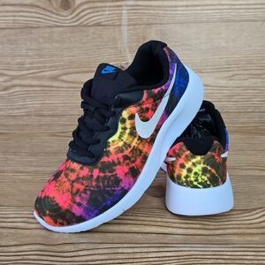 Nike Tie Dye Tanjun Print Running Shoe